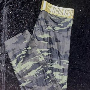 Victoria Secret Sport Camo Leggings